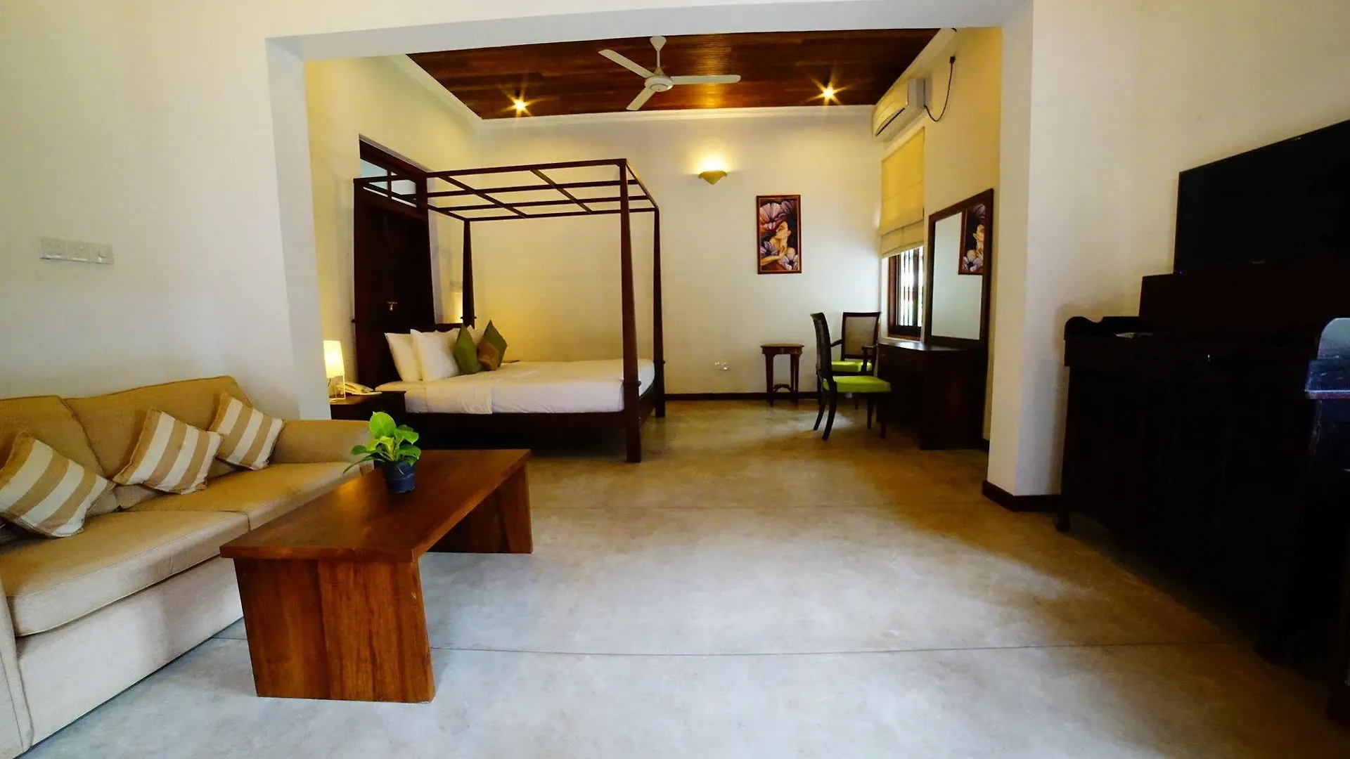 Hotel Lespri Grand Negombo Rezort